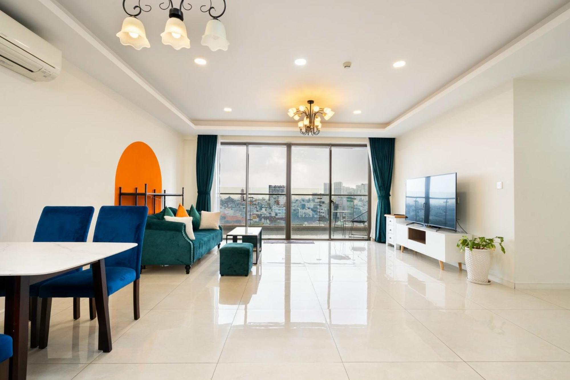 Căn hộ Roy City House *