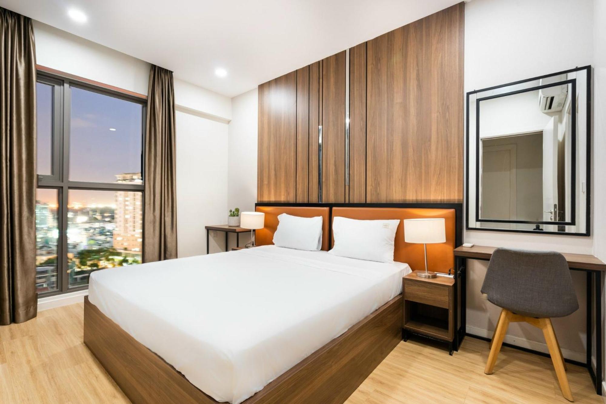 Căn hộ Roy City House *